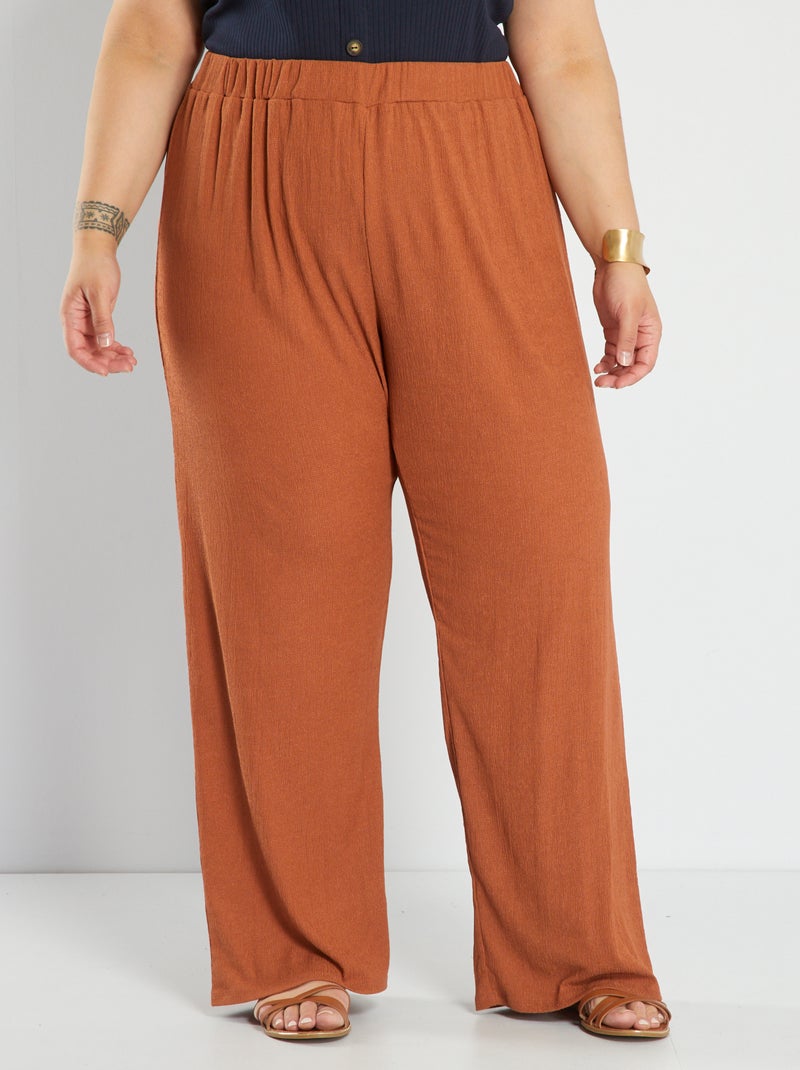 Pantalon large en maille crêpée Marron - Kiabi