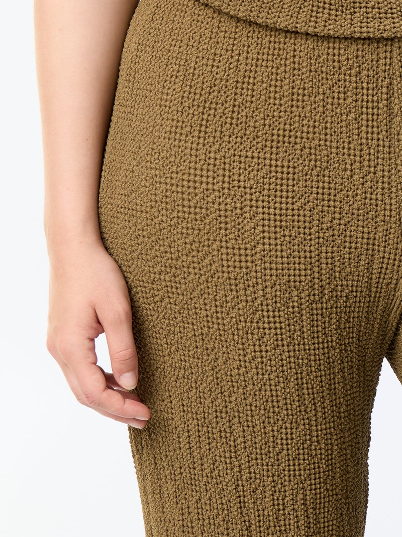 Pantalon large en maille gaufrée Kaki - Kiabi