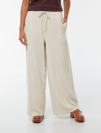 Pantalon large en maille plissée