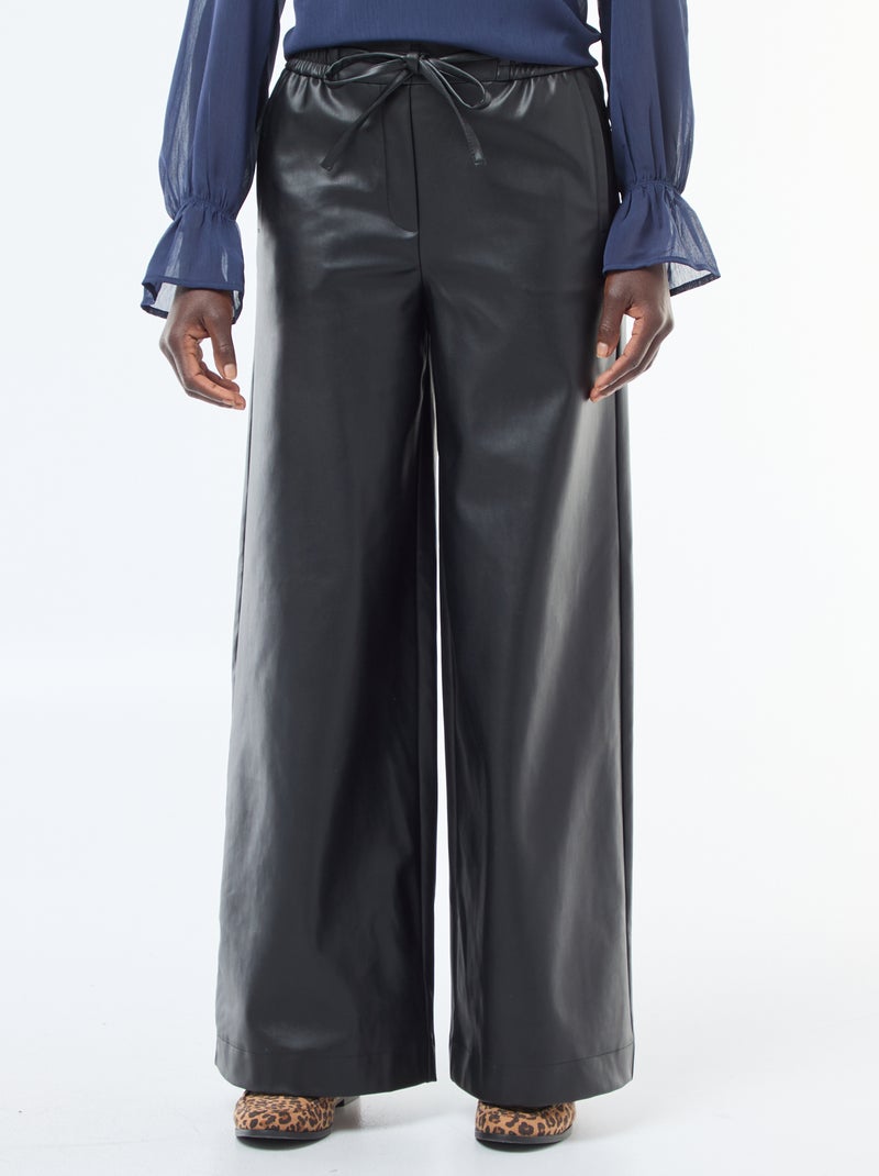 Pantalon large en simili lisse Noir - Kiabi