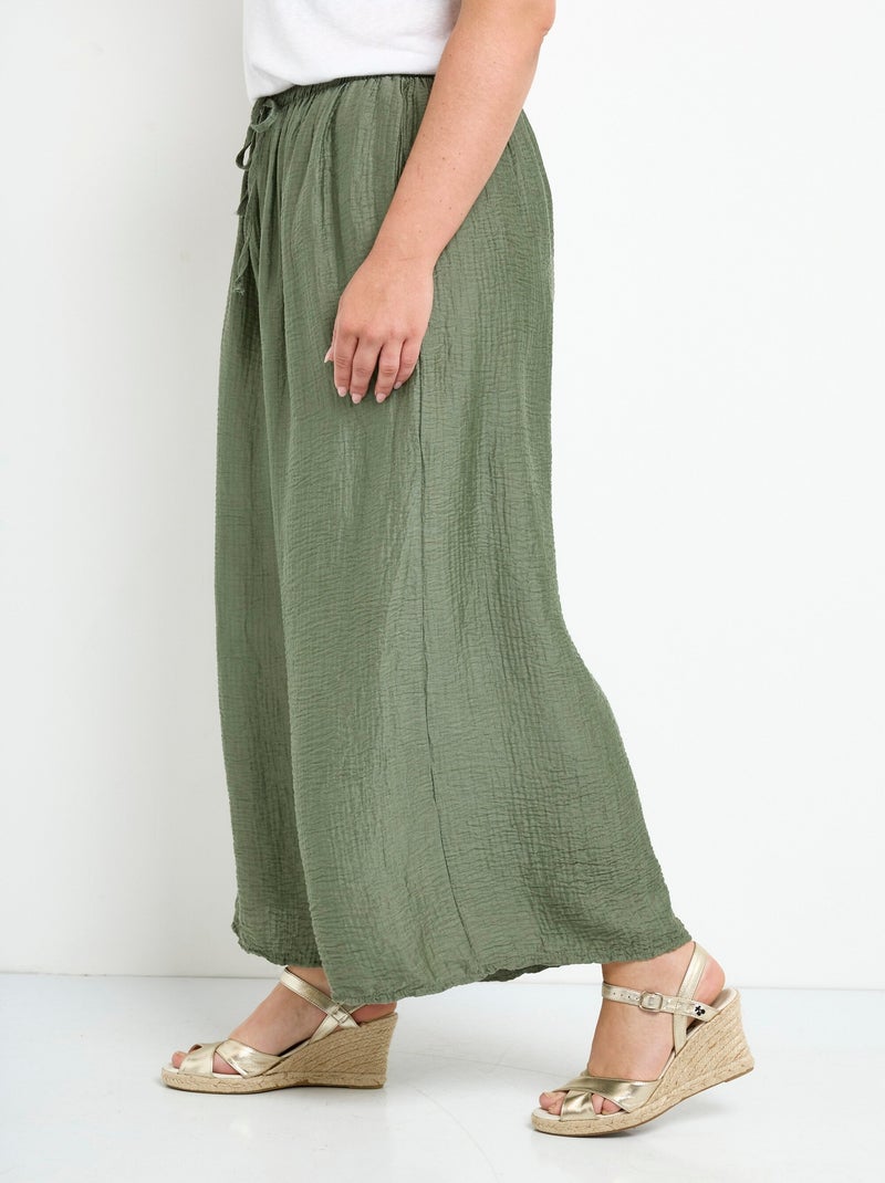 Pantalon large et fluide en lyocell Kaki - Kiabi