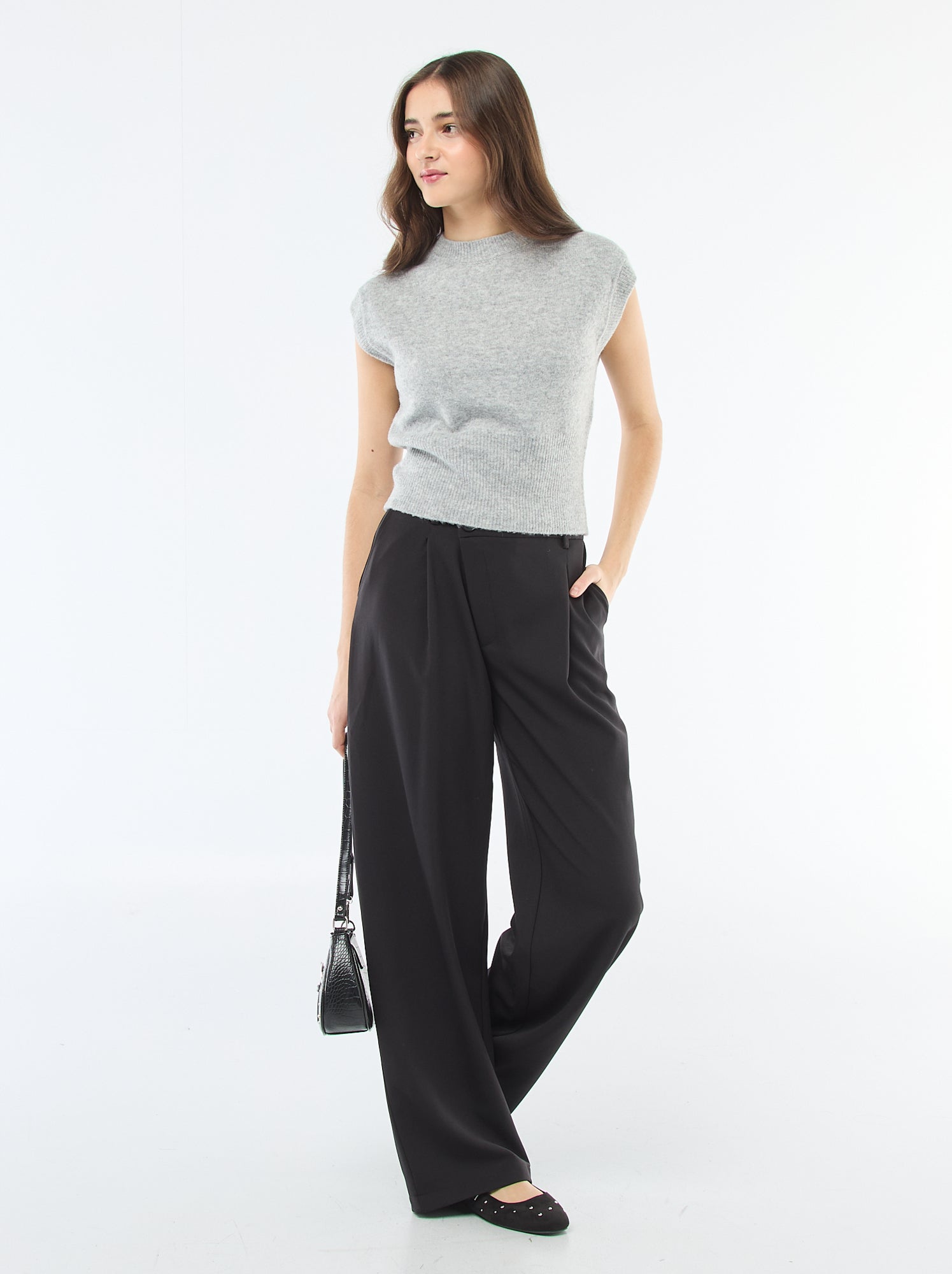 Pantalon large ouverture asymétrique