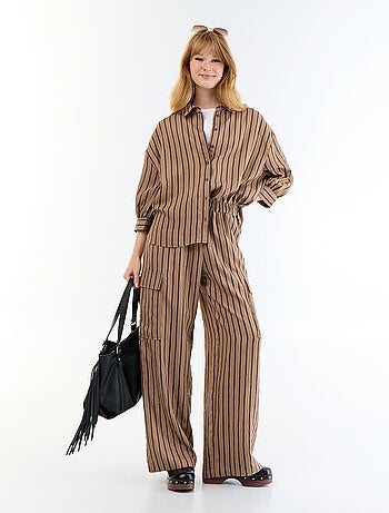 Pantalon large rayé à poches rabats