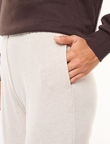 Pantalon larges en matière côtelée