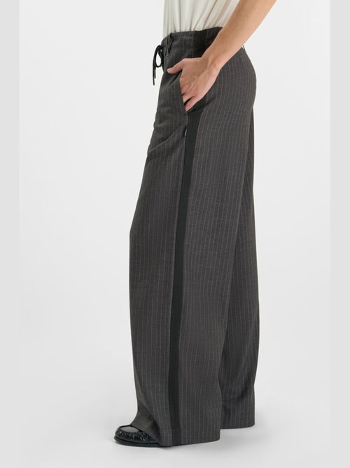 Pantalon LILOU loose, large 'Le Temps Des Cerises' - Kiabi