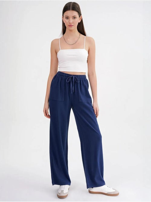 Pantalon long à taille élastique et jambe droite pour femme mixray - Kiabi Pantalon long à taille élastique et jambe droite pour femme mixray - Kiabi
