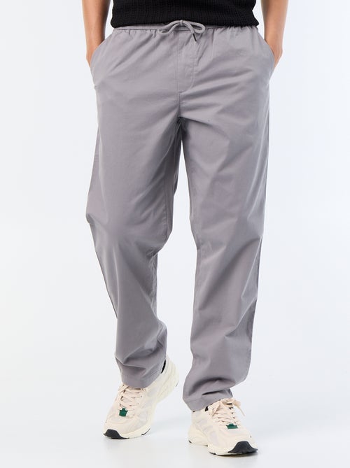 Pantalon matière effet peau de pêche - Kiabi