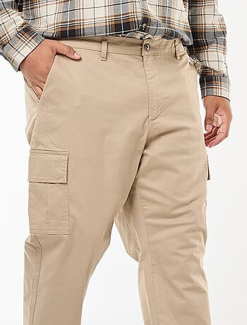 Pantalon multipoches uni avec passant pour ceinture