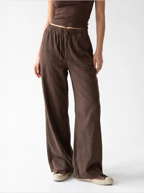 Pantalon palazzo à jambe large en tencel mixray - Kiabi Pantalon palazzo à jambe large en tencel mixray - Kiabi