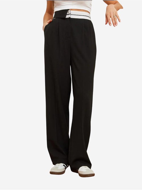 Pantalon palazzo boutonné à taille asymétrique et jambe large lucci - Kiabi Pantalon palazzo boutonné à taille asymétrique et jambe large lucci - Kiabi