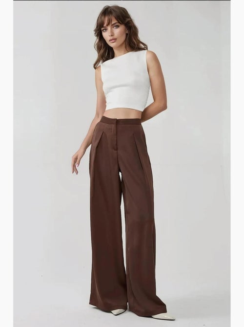 Pantalon palazzo en satin à taille haute et jambes larges hiccup - Kiabi Pantalon palazzo en satin à taille haute et jambes larges hiccup - Kiabi