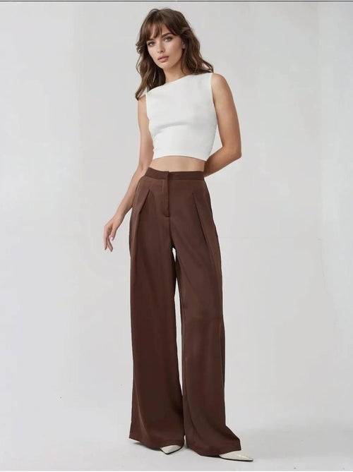 Pantalon Palazzo en satin à taille haute et jambes larges - Kiabi Pantalon Palazzo en satin à taille haute et jambes larges - Kiabi