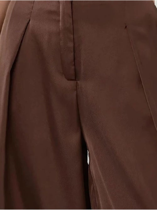 Pantalon Palazzo en satin à taille haute et jambes larges - Kiabi Pantalon Palazzo en satin à taille haute et jambes larges - Kiabi