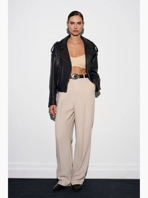 Pantalon palazzo taille haute en crêpe dilvin - Kiabi Pantalon palazzo taille haute en crêpe dilvin - Kiabi