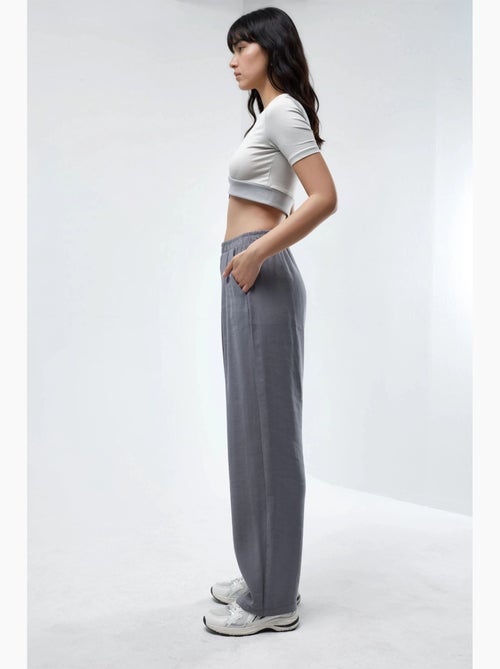 Pantalon plissé à jambes larges busem - Kiabi Pantalon plissé à jambes larges busem - Kiabi