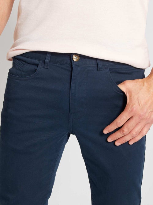 Pantalon pour homme à coupe slim et 5 poches - Kiabi Pantalon pour homme à coupe slim et 5 poches - Kiabi