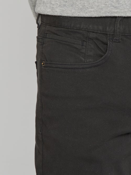 Pantalon pour homme à coupe slim et 5 poches - Kiabi Pantalon pour homme à coupe slim et 5 poches - Kiabi