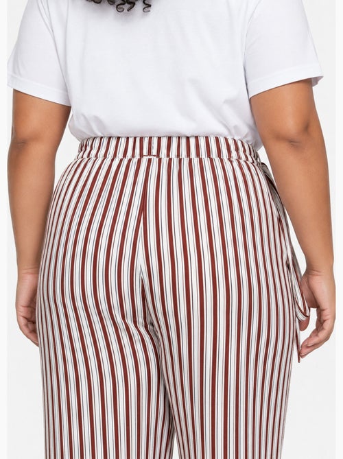 Pantalon rayé ceinturé, fils métallisés - AFIBEL - Kiabi Pantalon rayé ceinturé, fils métallisés - AFIBEL - Kiabi