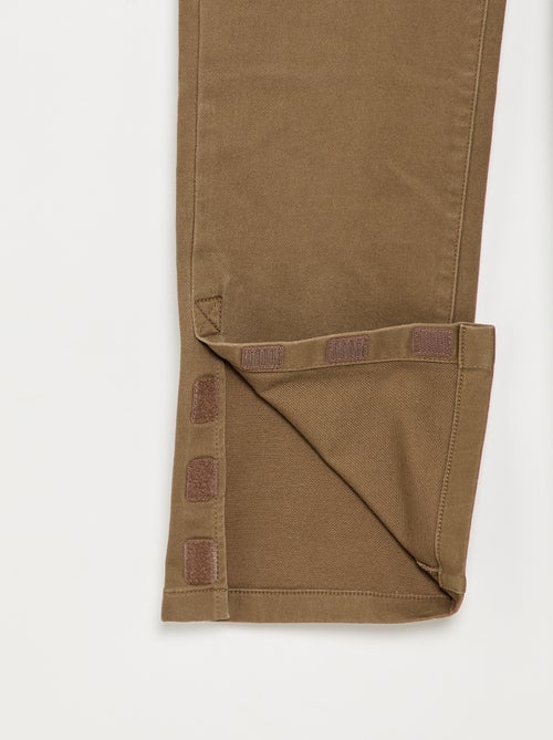 Pantalon regular avec poches à rabat - collection facile à enfiler - Kiabi