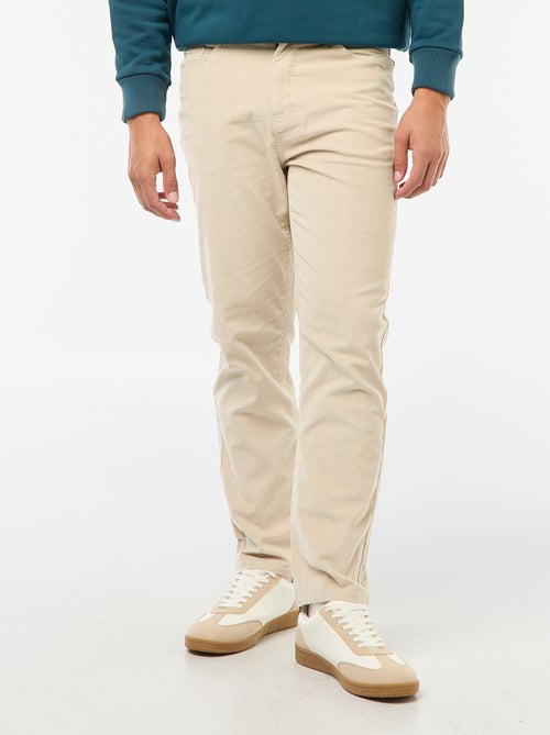 Pantalon regular fit en velours uni - Kiabi