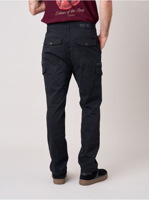Pantalon regular homme en coton 'deeluxe' - Kiabi Pantalon regular homme en coton 'deeluxe' - Kiabi