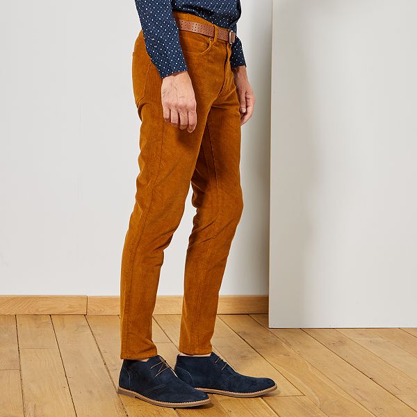 Pantalon slim en velours + ceinture Homme rouille Kiabi 16,00€