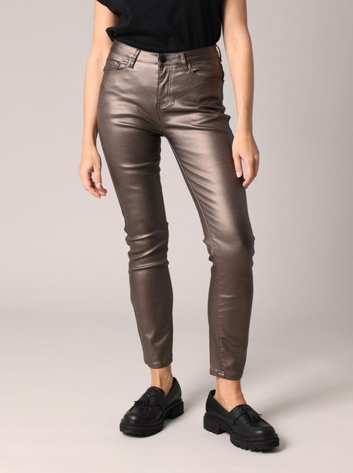 Pantalon slim taille haute, effet métallisé
 'Deeluxe' - Kiabi
