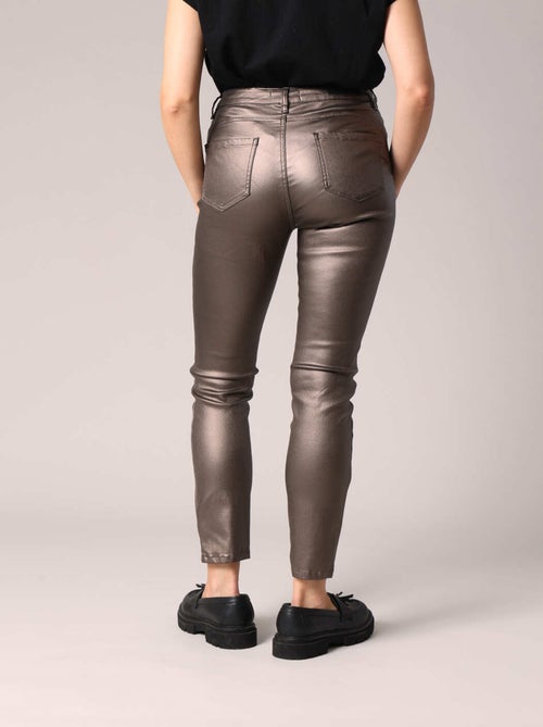 Pantalon slim taille haute, effet métallisé 'Deeluxe' - Kiabi