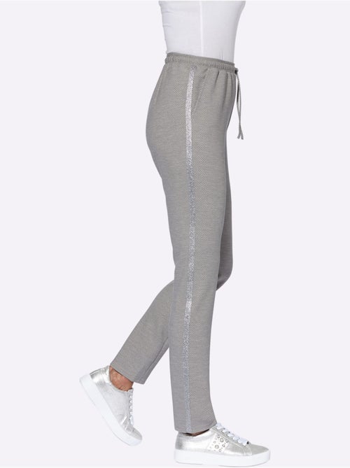 Pantalon sporty avec ceinture élastique et poches latérales - Taille courte - Moda Vilona - Kiabi Pantalon sporty avec ceinture élastique et poches latérales - Taille courte - Moda Vilona - Kiabi