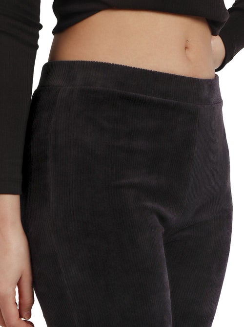 Pantalon stretch évasé velours côtelé Corduroy - Kiabi Pantalon stretch évasé velours côtelé Corduroy - Kiabi