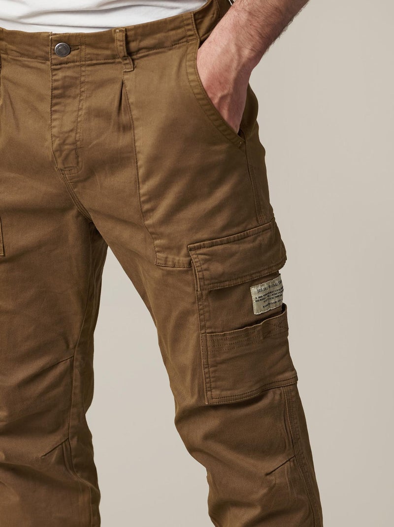 Pantalon style cargo avec grosses poches apparentes 'Deeluxe' Marron foncé - Kiabi