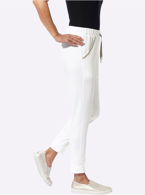 Pantalon sweat à ceinture élastique avec poches et lettrage imprimé - Taille courte - Moda Vilona - Kiabi Pantalon sweat à ceinture élastique avec poches et lettrage imprimé - Taille courte - Moda Vilona - Kiabi