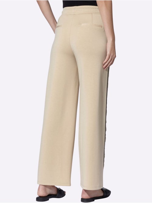 Pantalon Sweat La Coupe Droite Allonge Les Jambes - Taille Standard - Helline - Kiabi Pantalon Sweat La Coupe Droite Allonge Les Jambes - Taille Standard - Helline - Kiabi
