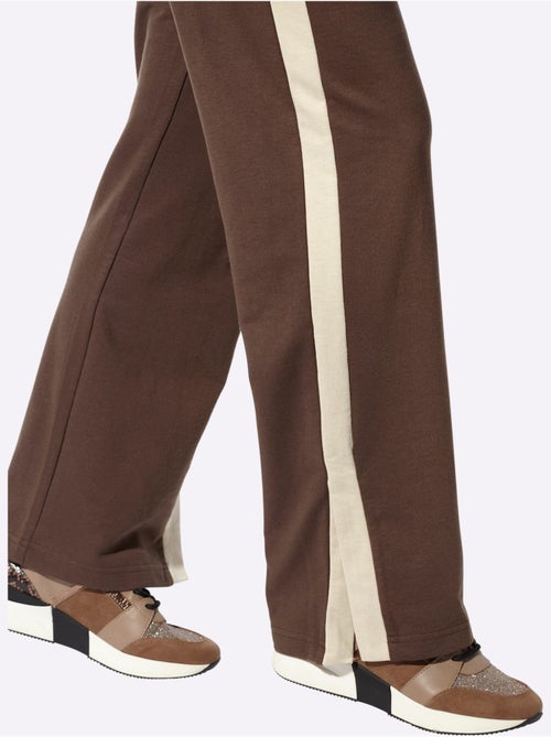 Pantalon Sweat Rayures Galon Tendance - Taille Courte - Moda Vilona - Kiabi Pantalon Sweat Rayures Galon Tendance - Taille Courte - Moda Vilona - Kiabi