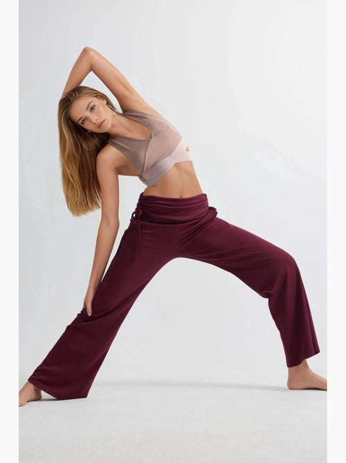 Pantalon taille haute à jambes larges avec détails à volants hiccup - Kiabi Pantalon taille haute à jambes larges avec détails à volants hiccup - Kiabi