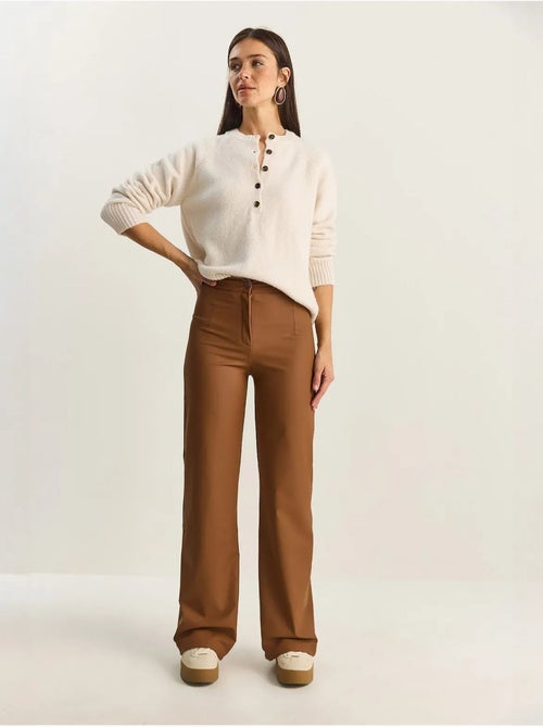 Pantalon taille haute à jambes larges en similicuir lucci - Kiabi Pantalon taille haute à jambes larges en similicuir lucci - Kiabi