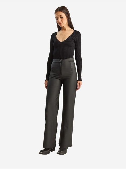 Pantalon taille haute à jambes larges en similicuir lucci - Kiabi Pantalon taille haute à jambes larges en similicuir lucci - Kiabi