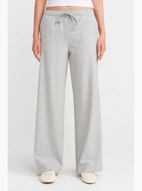 Pantalon tissé rayé à jambe large dilvin - Kiabi