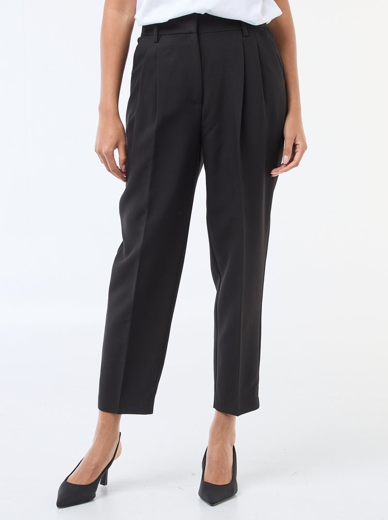 Pantalon uni coupe carotte Noir - Kiabi