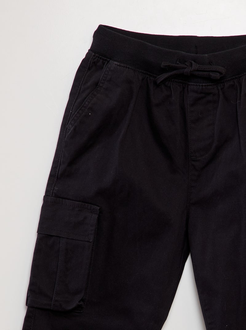 Pantalon uni multipoches noir - Kiabi