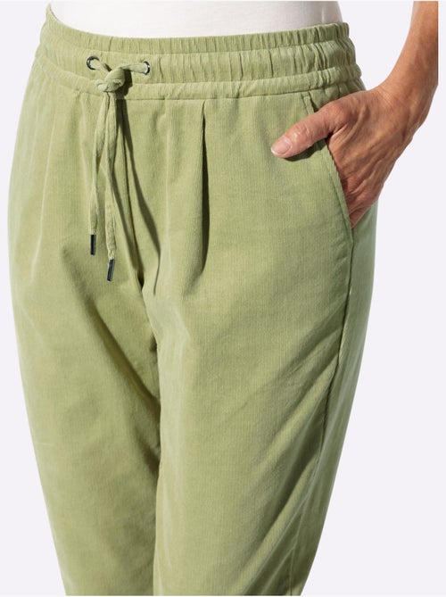 Pantalon velours qualité coton doux sur la peau - Taille courte - witt - Kiabi Pantalon velours qualité coton doux sur la peau - Taille courte - witt - Kiabi