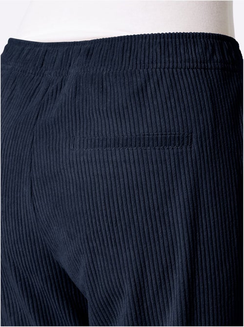 Pantalon velours qualité velours très douce - taille courte - witt - Kiabi Pantalon velours qualité velours très douce - taille courte - witt - Kiabi