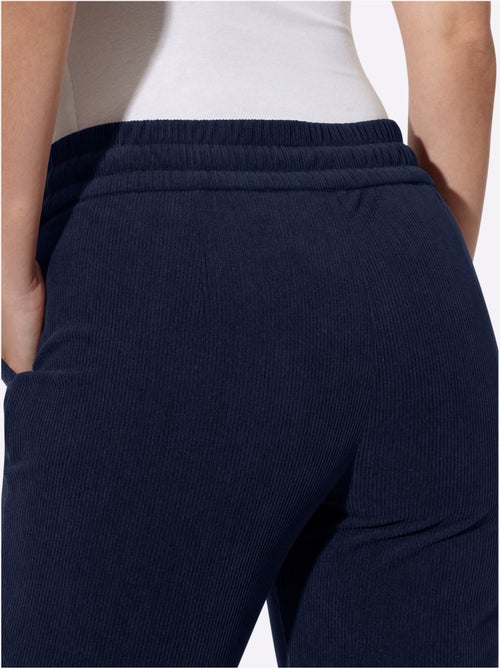 Pantalon velours qualité velours très douce - taille standard - helline - Kiabi Pantalon velours qualité velours très douce - taille standard - helline - Kiabi