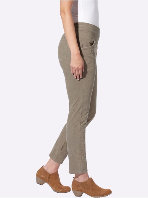 Pantalon velours qualité velours très douce - taille standard - helline - Kiabi Pantalon velours qualité velours très douce - taille standard - helline - Kiabi