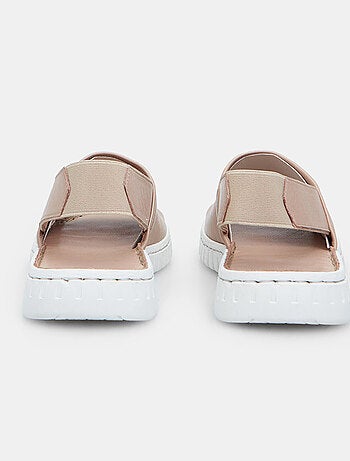Sandales en cuir avec bride élastique BATA