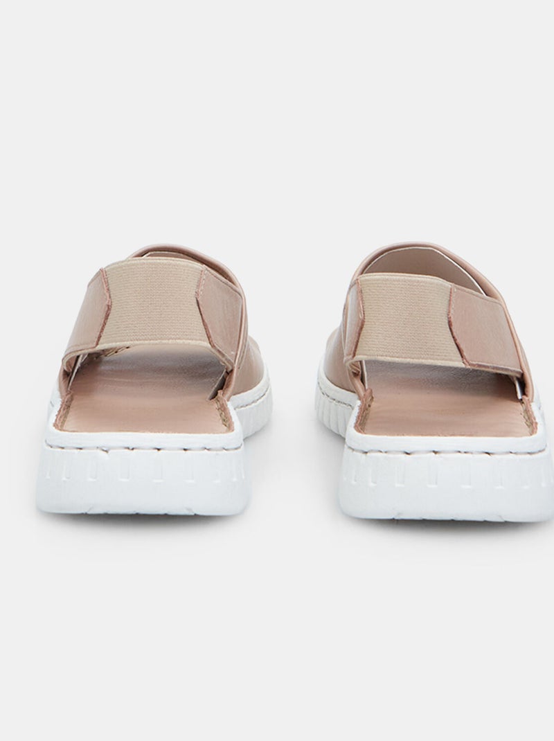 Pantoufles 'BATA' Beige - Kiabi