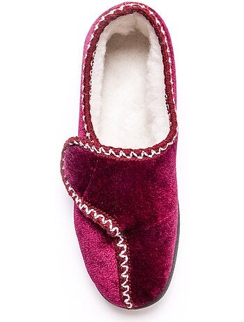 Pantoufles fermées par patte auto-agripp