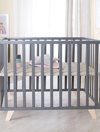 Parc bébé en bois avec tapis matelassé en cuir végan 'Luxe' ROBA