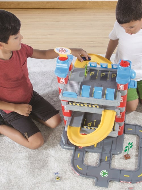 Park Garage avec 4 niveaux - Kiabi