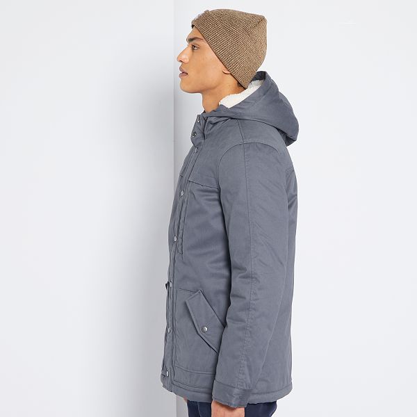 Parka à capuche Homme kaki Kiabi 40,00€ Parka à capuche Homme gris fer Kiabi 40,00€
